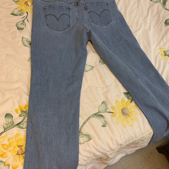 Levi Strauss Jeans - Picture 8 of 8